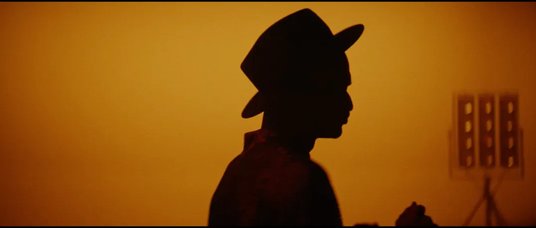 Still 08